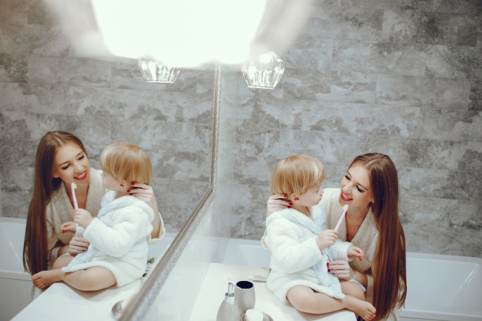 Jak zadbać o bezpieczeństwo Twojego dziecka w łazience?